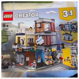 Legos #31097, townhouse, pet shop, cafe
